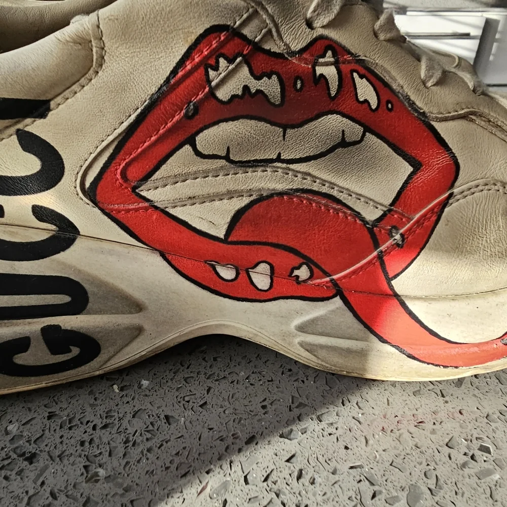Gucci Beige Sneakers with Red Lip Graphic